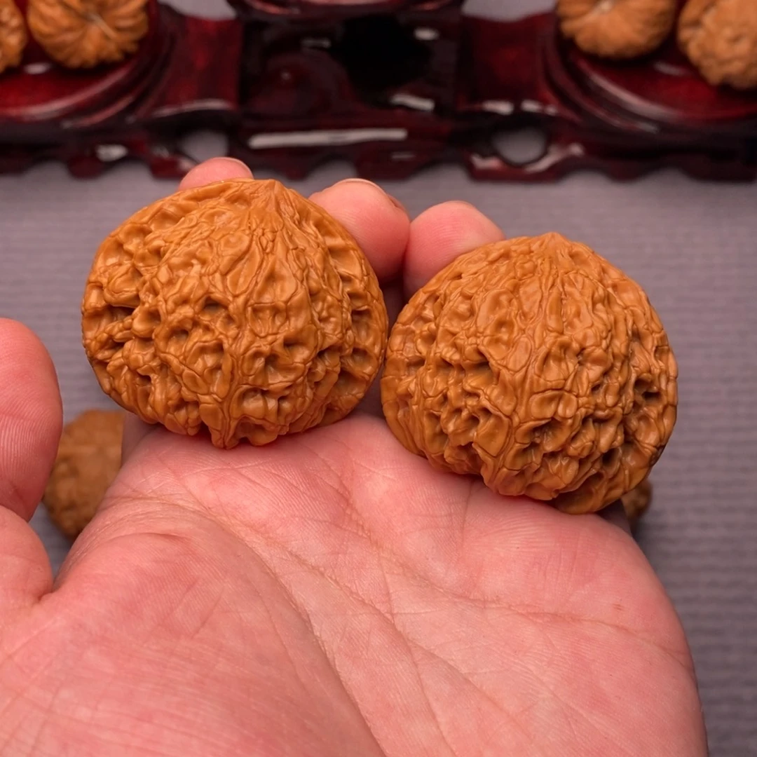 文玩核桃把件大*岸44虎头王