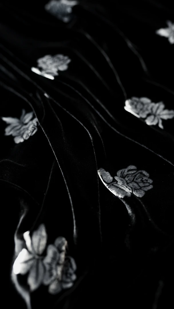 雕印印花真丝丝绒面料-定制类不支持7天无理由