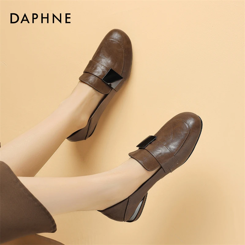 达芙妮2025年秋冬季新款时尚百搭粗跟软底单鞋小众潮流女士乐福鞋