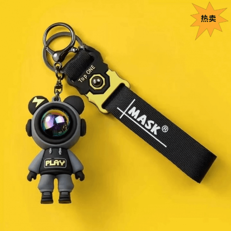 网红钥匙扣爆款闪电小熊钥匙链时尚卡通情侣挂件精致链宇航员挂件