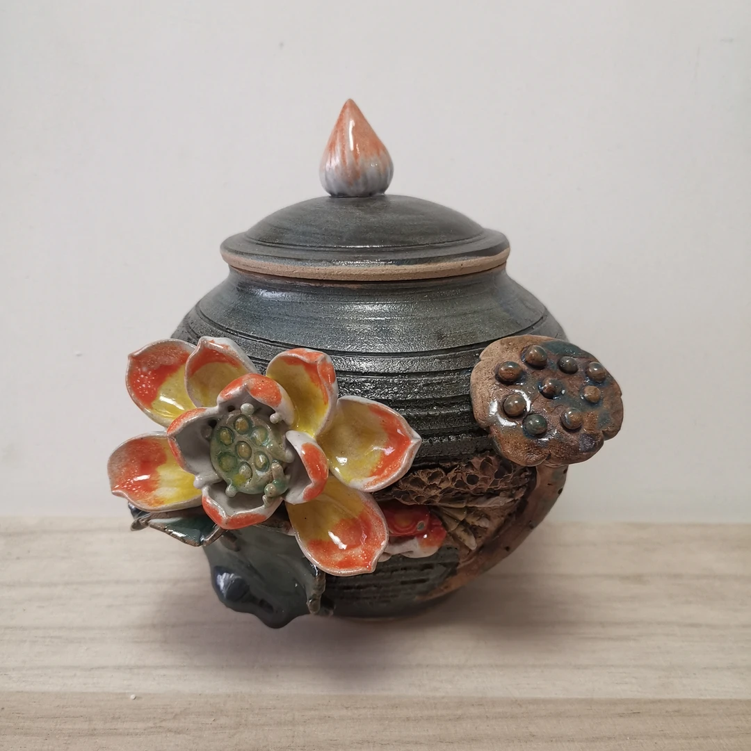 精美创意陶瓷日式纯手工柴窑复古立体浮雕彩釉志野螃蟹荷花茶叶罐