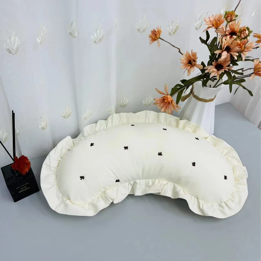纯棉全面韩式花边月牙枕透气可爱透气防霉防菌单人学生宿舍成人