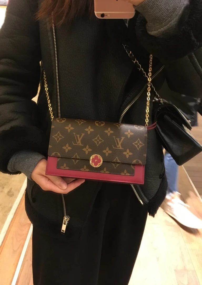 95新 LouisVuitton/路易威登 枚红小花包/长19