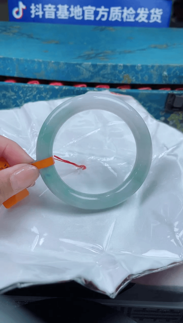 【闪购商品】翡翠手镯未镶嵌1手镯