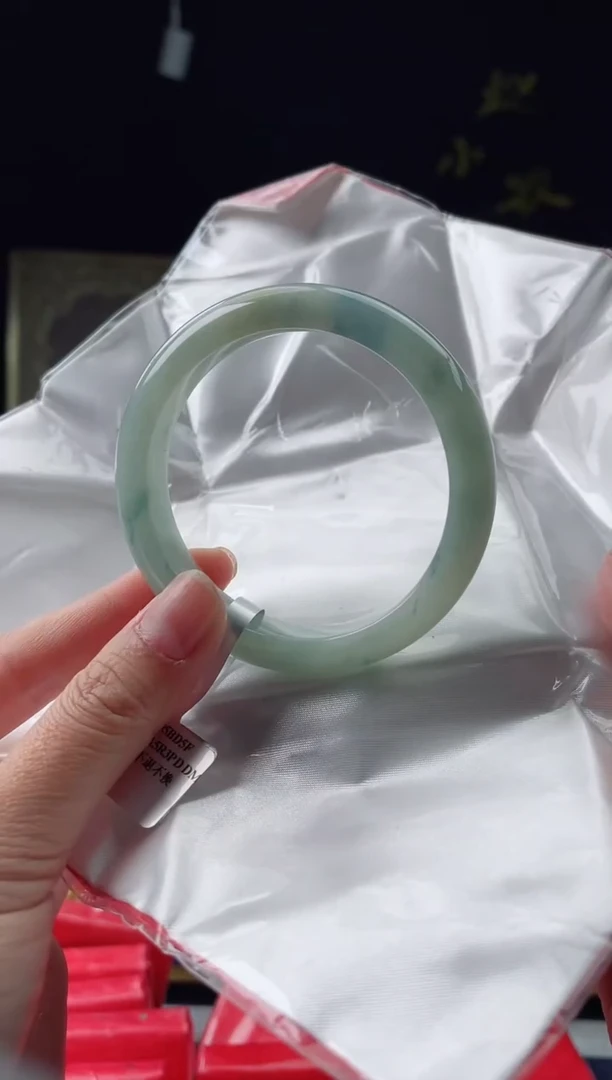 【闪购商品】翡翠手镯未镶嵌10手镯