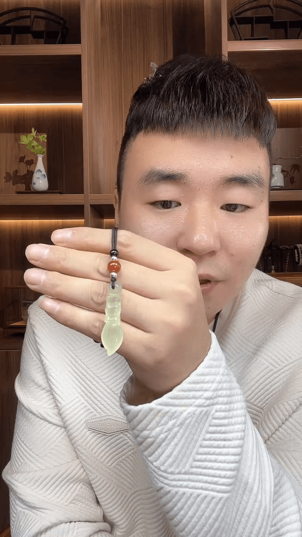 【闪购商品】岫玉颈饰未镶嵌遇****哥文昌笔