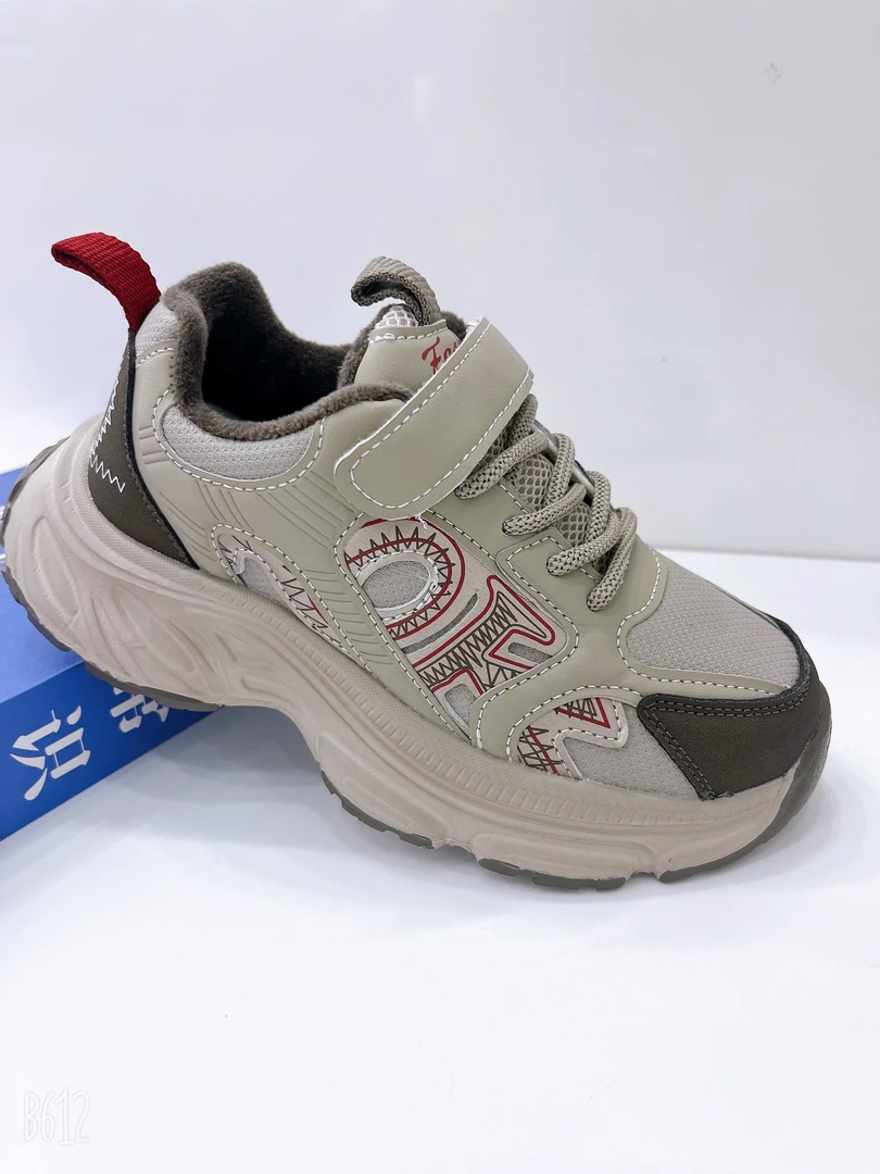 新款儿童二棉皮面运动鞋秋冬休闲鞋舒适老爹鞋