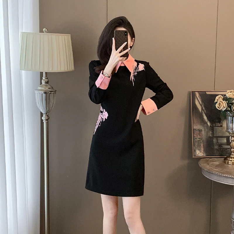 2024春季新款加绒加厚中式风国风刺绣高级时尚气质减龄显瘦连衣裙