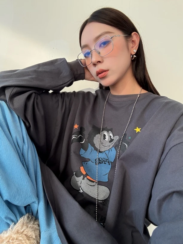 HELLOTANGO《小黑猫》小众设计卡通图案减龄百搭圆领长袖T恤84882#