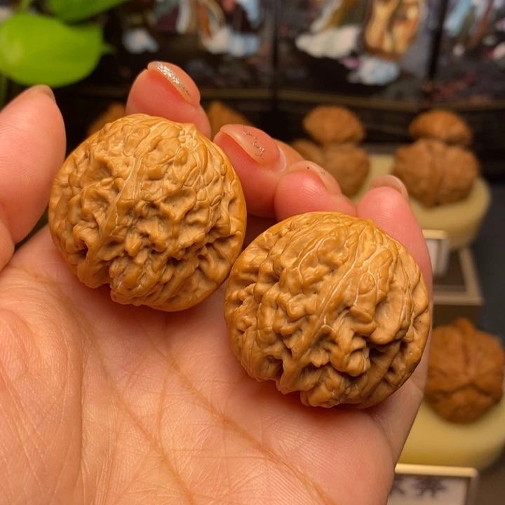 【闪购商品】文玩核桃把件平谷暴雪