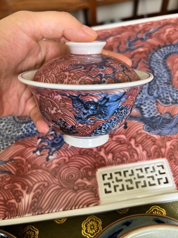 景德镇手工手绘青花釉里红明龙150cc两才盖碗