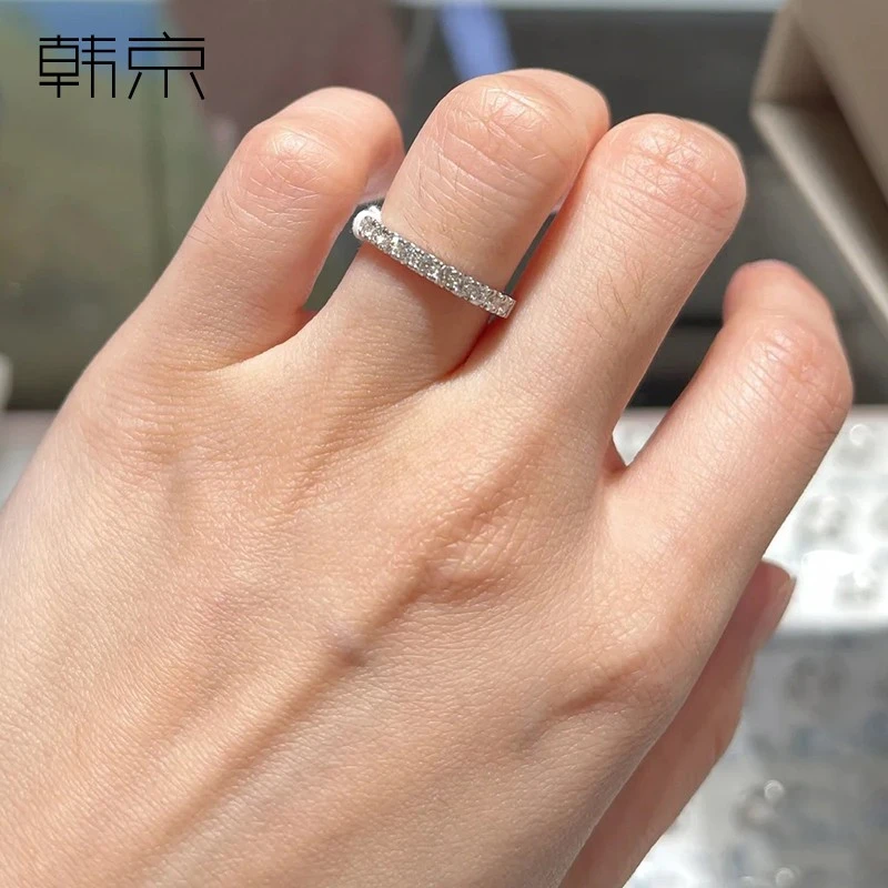 钛钢戒指 满碎钻排钻戒指女百搭叠戴18K金色食指环个性小众设计感