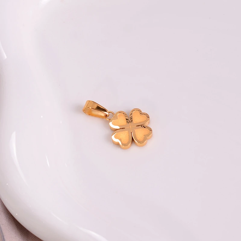 钛钢吊坠 单颗四叶草吊坠女精致简约不褪色小挂坠配饰新品