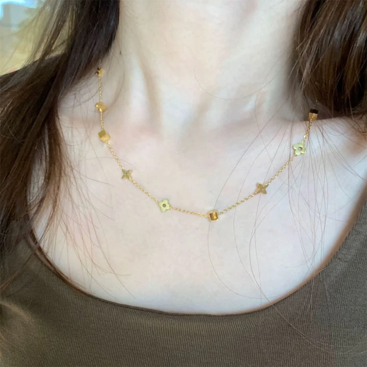 钛钢项链 日韩花朵项链女轻奢小众气质设计感锁骨链不褪色