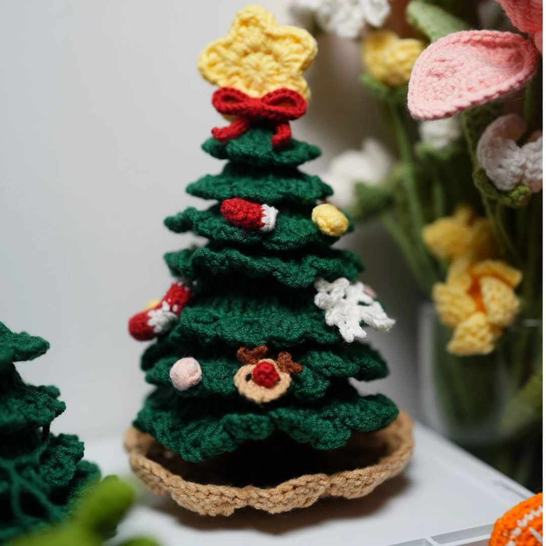 手工钩织毛线圣诞树