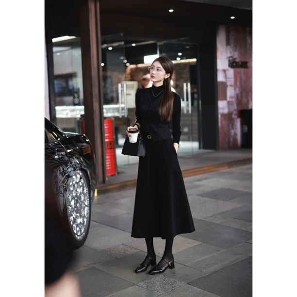 RHRN 雅痞立裁黑色肌理纹马甲