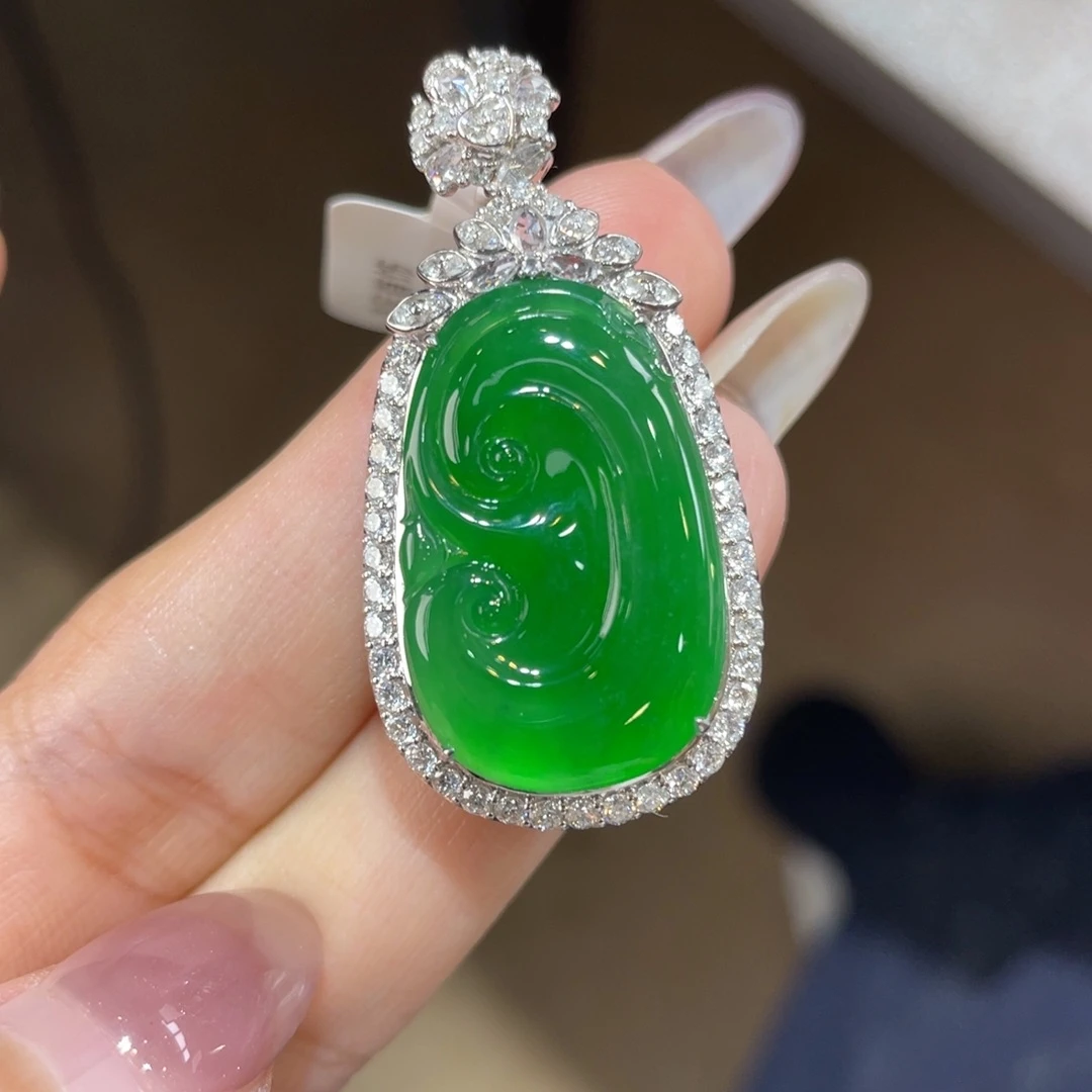 翡翠颈饰18K金镶嵌天然缅甸翡翠a货
