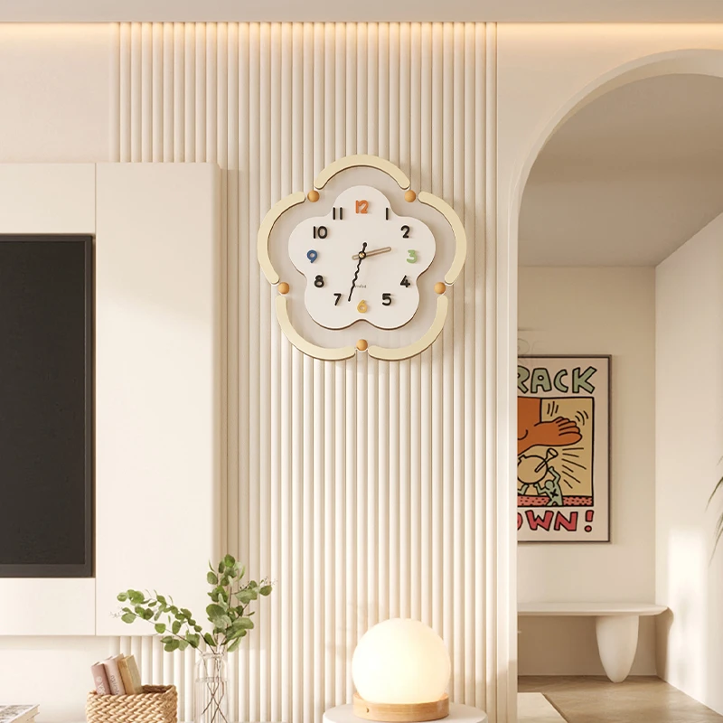美世达创意客厅挂钟2025新款家用挂墙钟表简约现代奶油风静音时钟