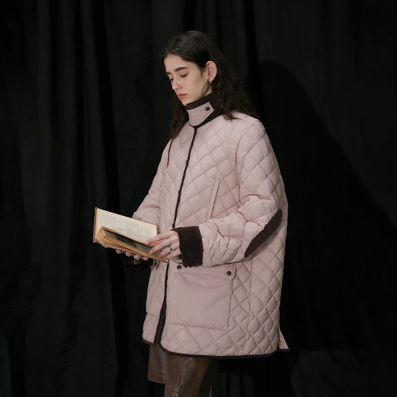 半圆女装[复古]2025冬灰粉色绗线翻领工装羽绒服女工装D24401487