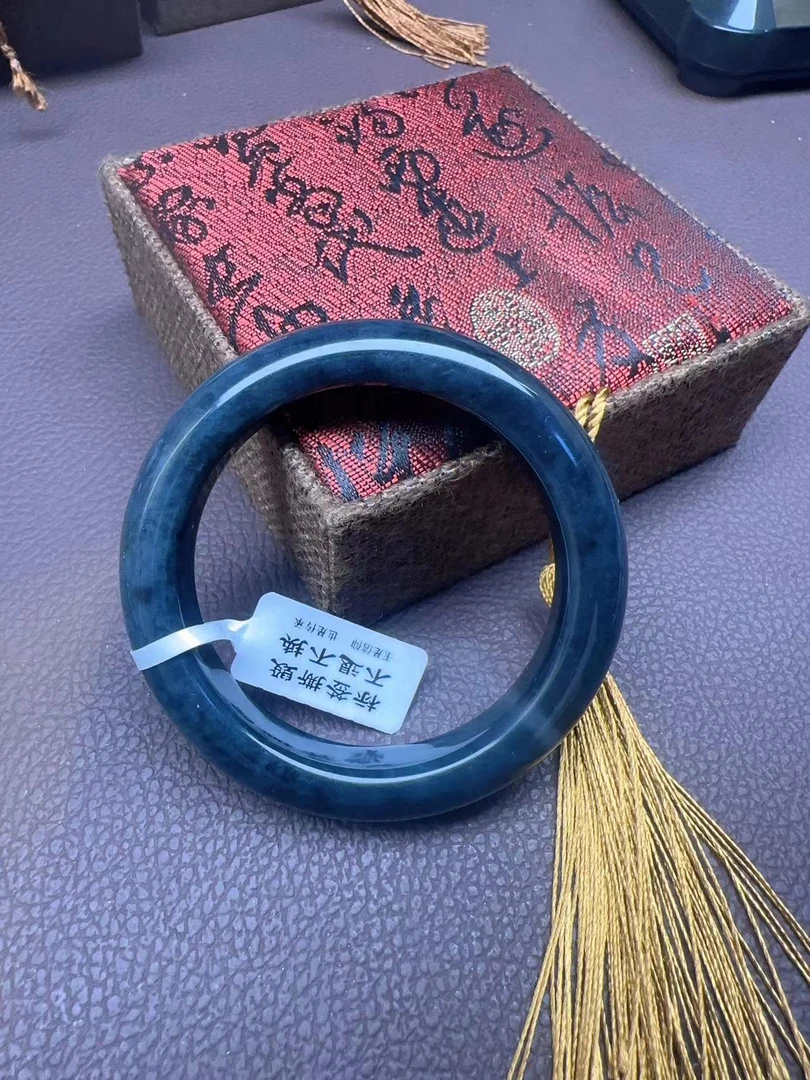 天然岫玉乌鸡黑手镯多样性发货之一