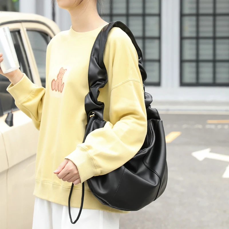 日韩新款褶皱软皮腋下包女流行高级感托特包小众百搭单肩斜挎包潮