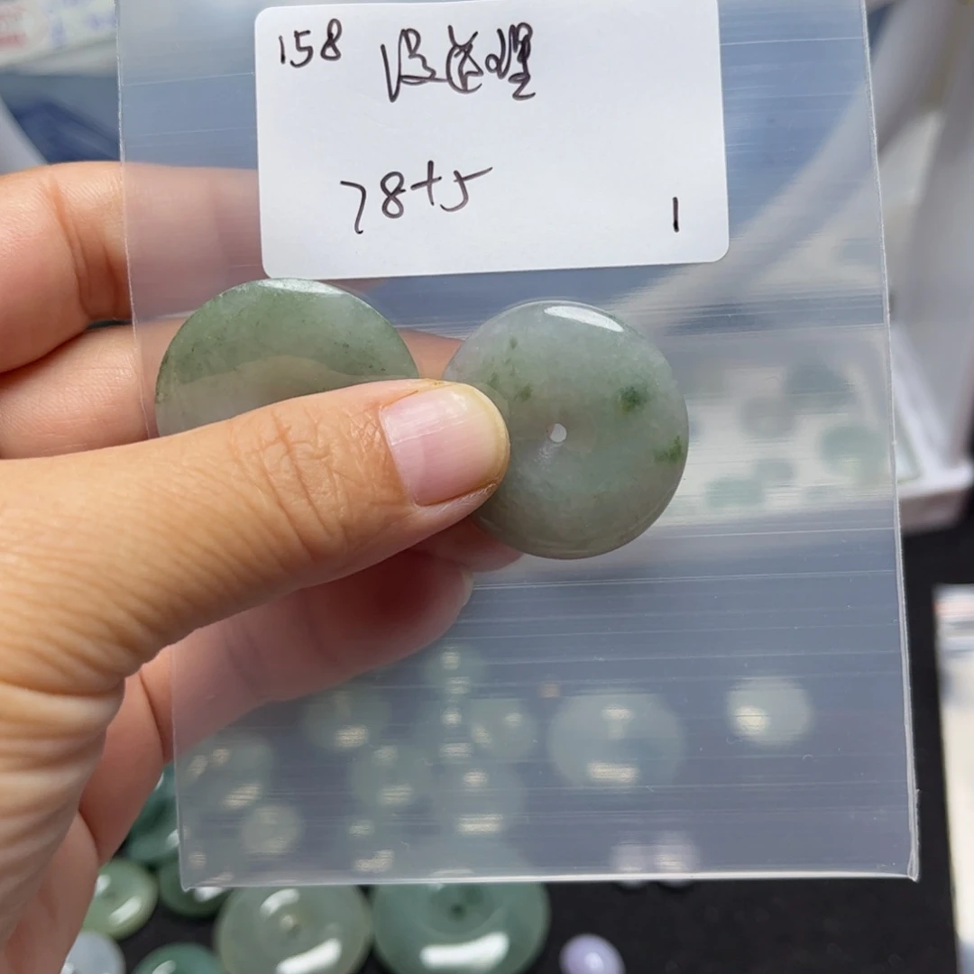翡翠颈饰未镶嵌没*理不