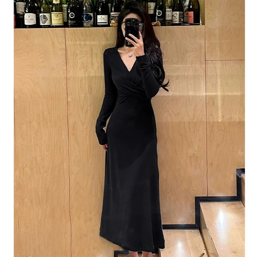 法式黑色针织秋冬赫本风内搭v领连衣裙小个子包臀打底黑色连衣裙