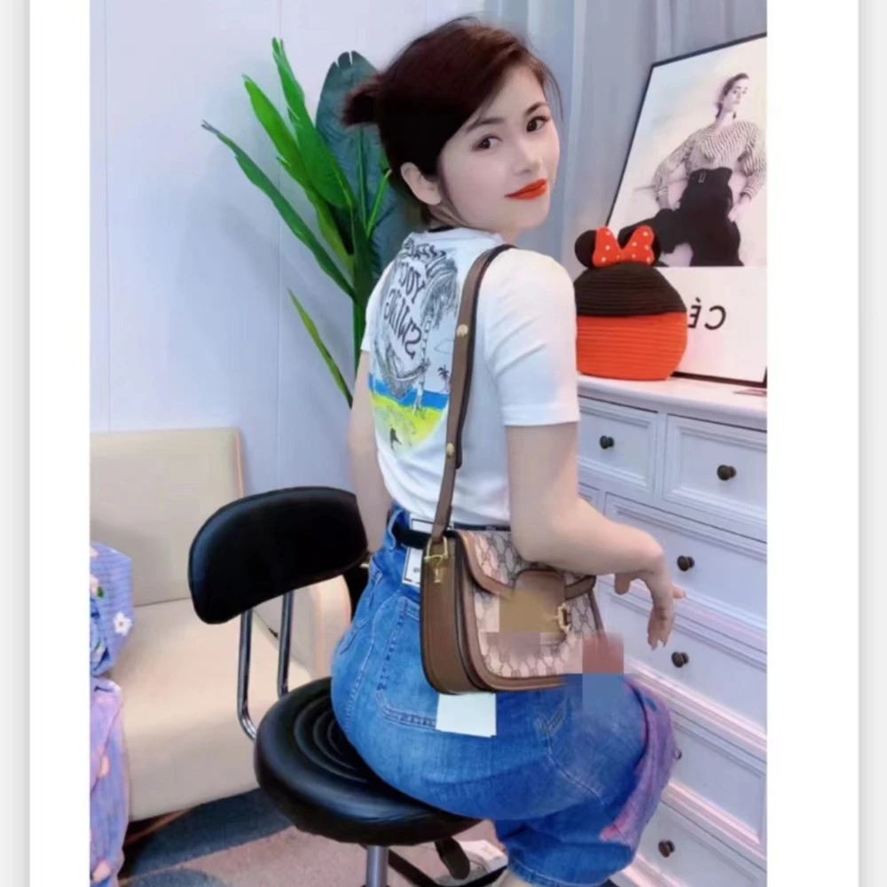 042李小姐家图案T恤