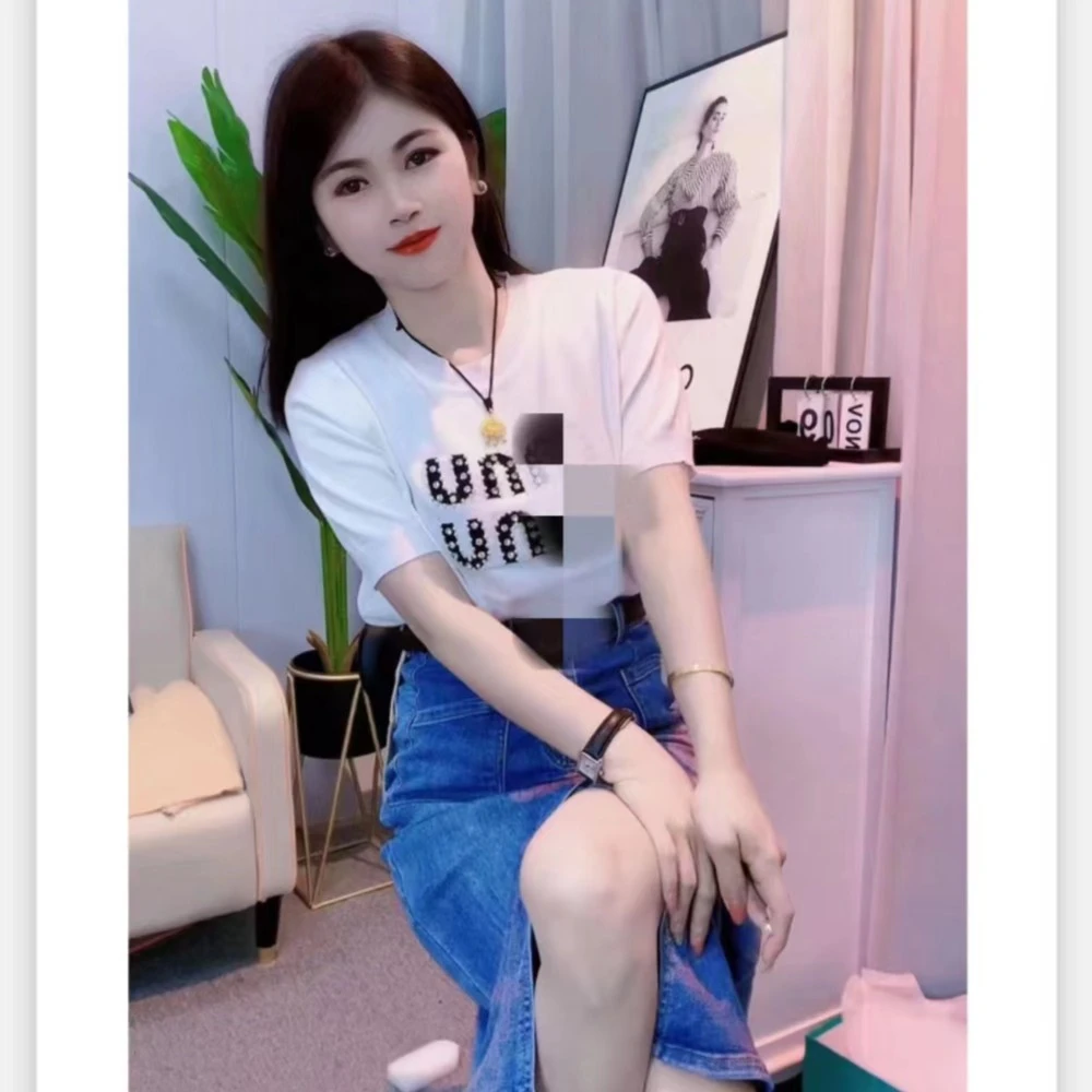 040李小姐家重工钉珠上衣