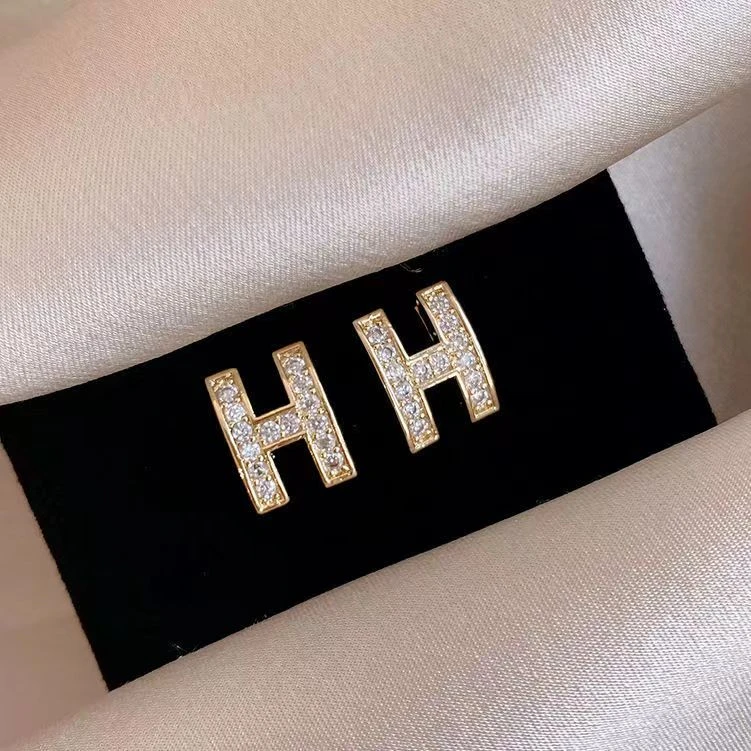 高级感轻奢设计高级感H字母耳钉耳环气质时尚
