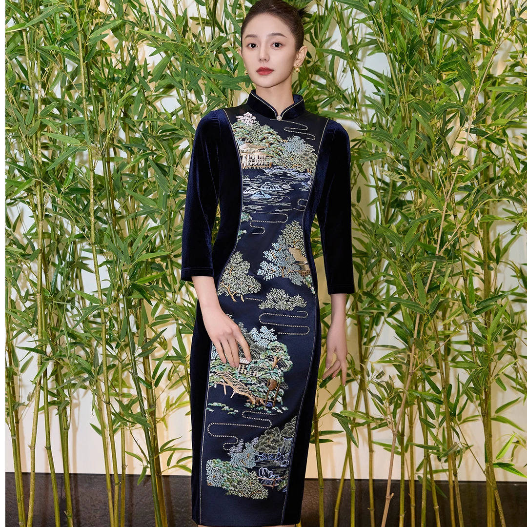 朱紫褕17917藏蓝色旗袍/丝绒醋酸拼接/七分袖/重工刺绣/复古