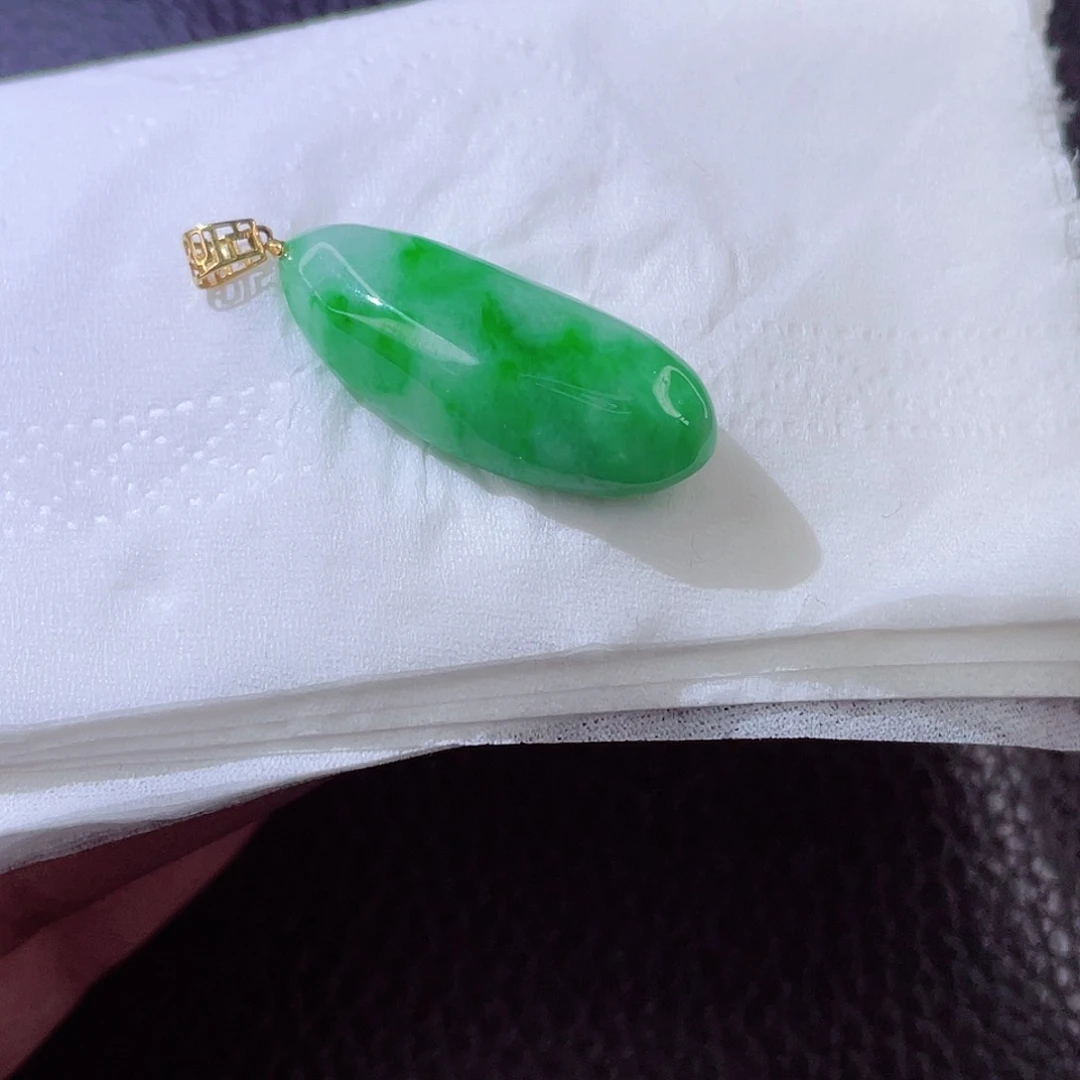 翡翠颈饰18K金镶嵌翡翠