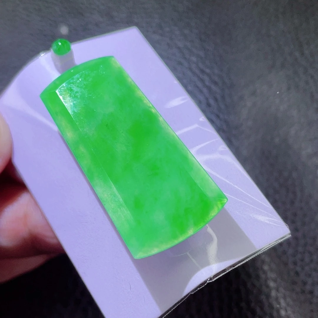 定制翡翠未镶嵌听**蚕翡翠