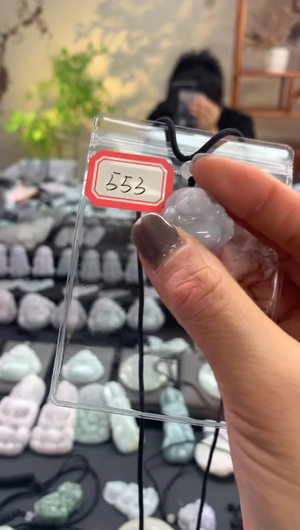 【闪购商品】翡翠吊坠(赠链)未镶嵌佛公553
