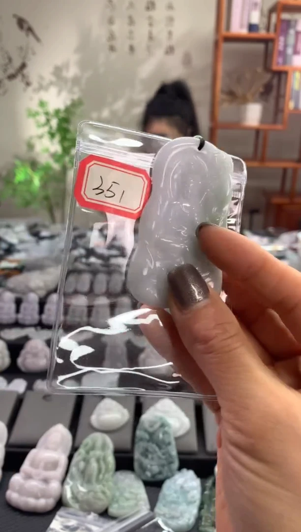 【闪购商品】翡翠吊坠(赠链)未镶嵌观音351