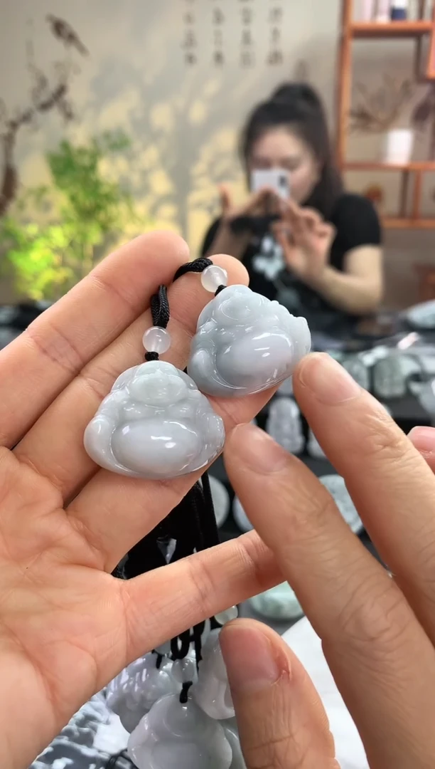【闪购商品】翡翠吊坠(赠链)未镶嵌佛公 多样性发一件