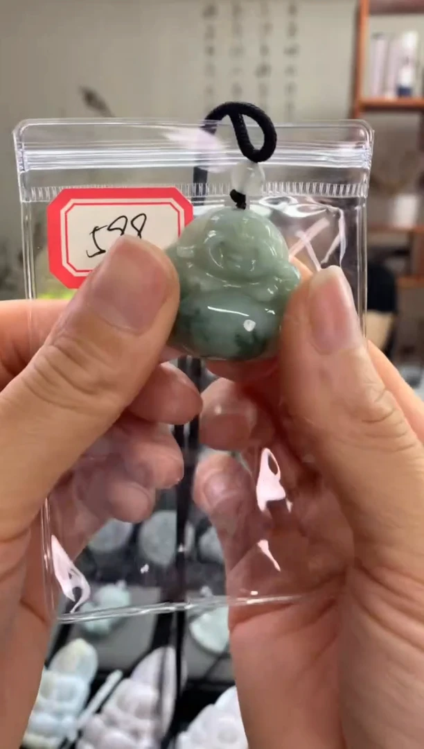 【闪购商品】翡翠吊坠(赠链)未镶嵌佛公599