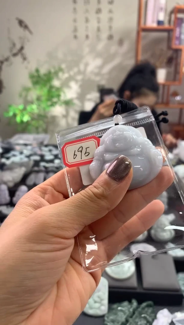 【闪购商品】翡翠吊坠(赠链)未镶嵌佛公695
