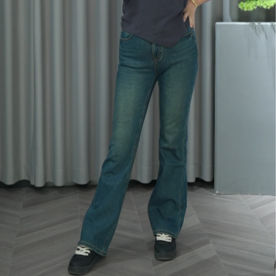 Huangxiaoqi Cowboy加绒时尚显瘦特绒秋冬牛仔裤女洋气喇叭裤2537