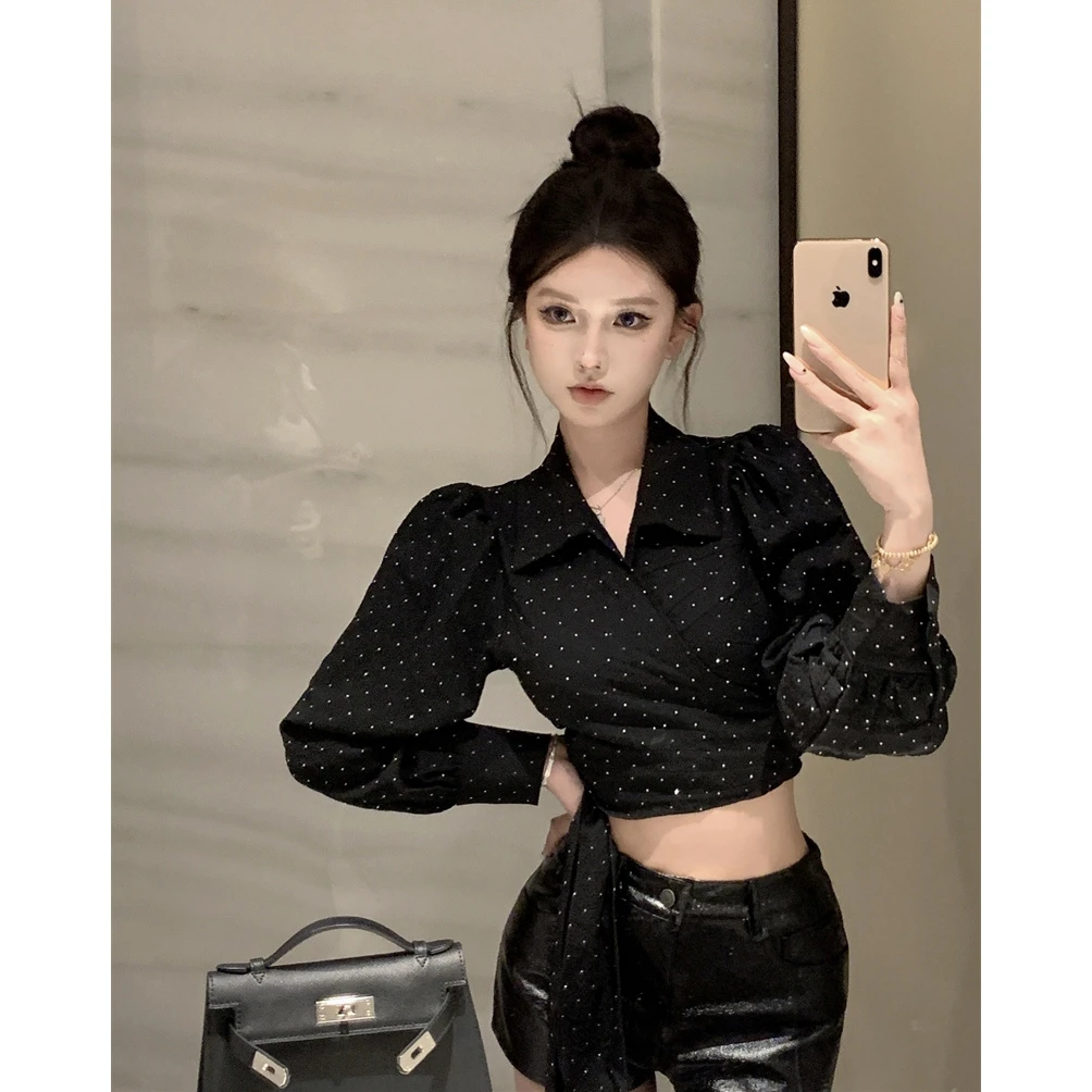 港风高级感polo领重工烫钻长袖衬衫女复古气质黑色收腰飘带上衣服