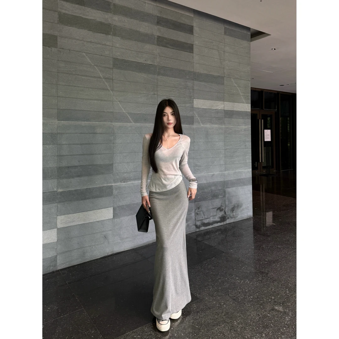 法式慵懒风V领灰色薄款微透长袖t恤女纯欲气质修身显瘦打底衫上衣