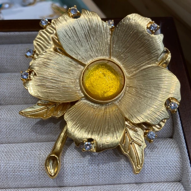 铜合金胸针 中古金复古朵花胸针