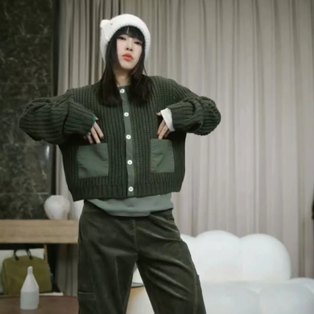 infobyfive2025秋冬新款绿色百搭复古宽松开衫扣子毛衣2DJ2308