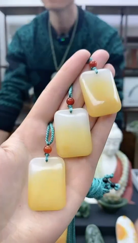 【闪购商品】石英质玉颈饰未镶嵌无事牌