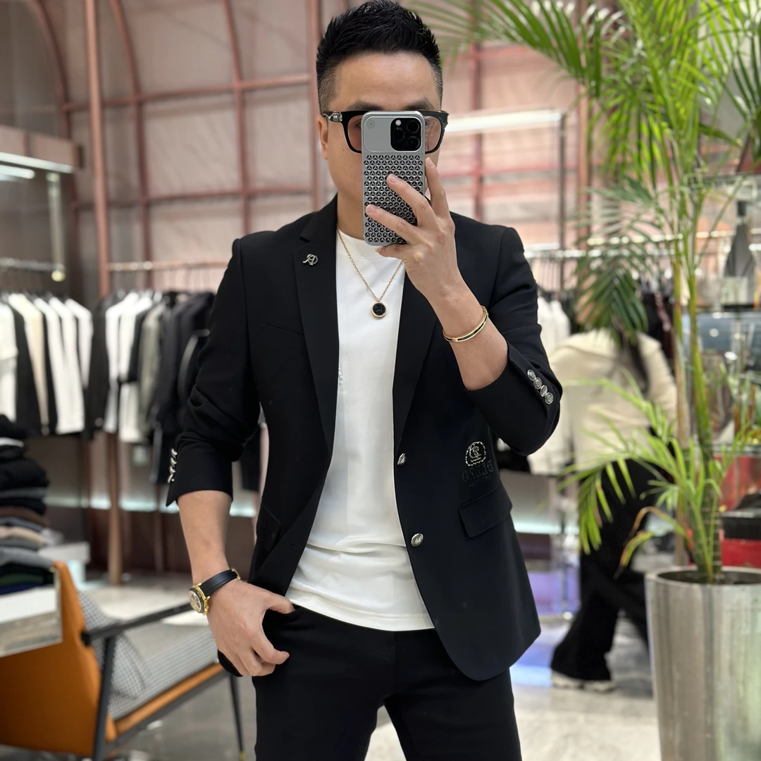 【发现者】2024秋冬高端烫钻休闲便西男士欧货轻奢修身西装~850