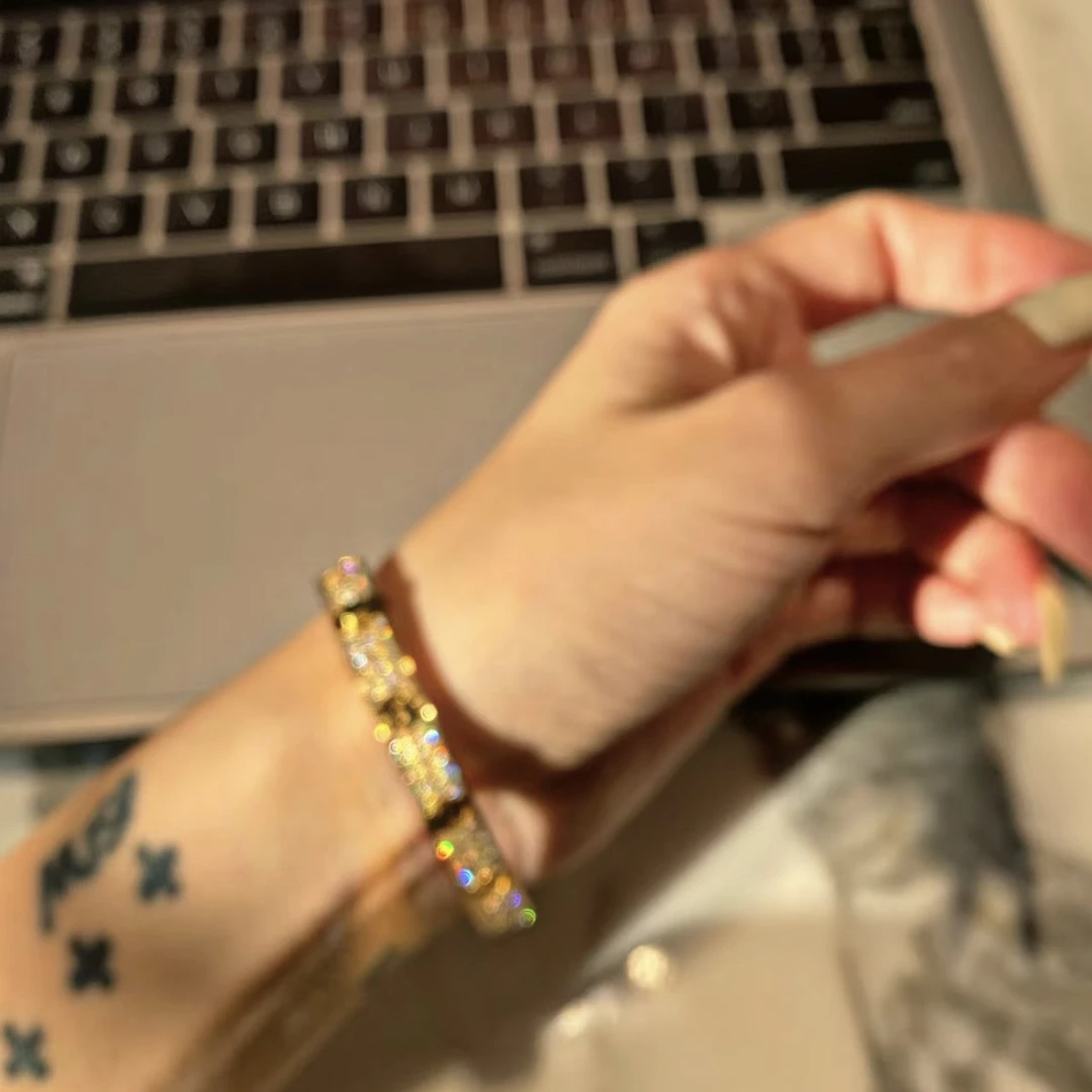 钛钢手镯 高定轻奢经典手镯镶钻个性