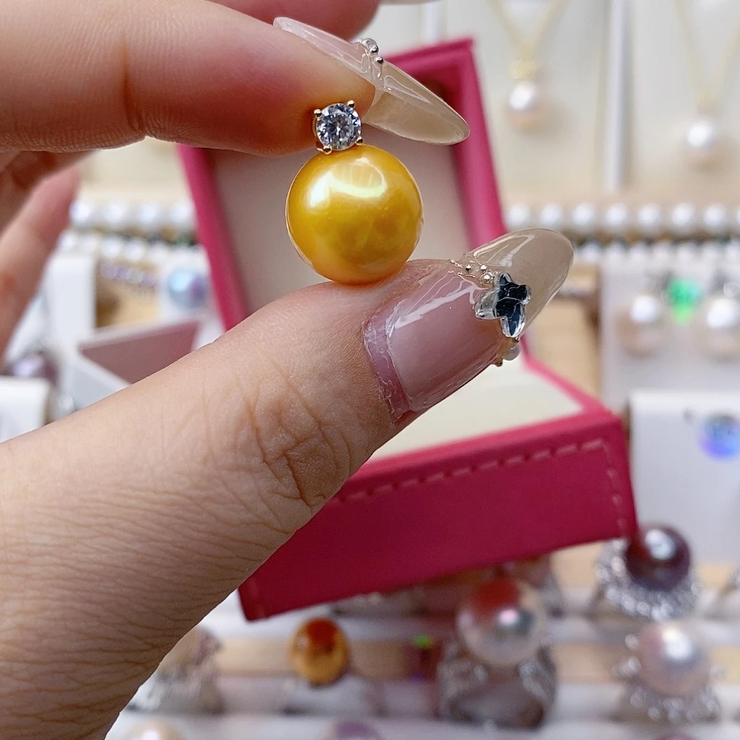 淡水珍珠吊坠(赠链)银S925镶嵌