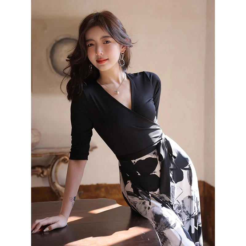 水墨拼接黑色裹身裙气质连衣裙夏季新款女人味绝美围裹式长裙性感