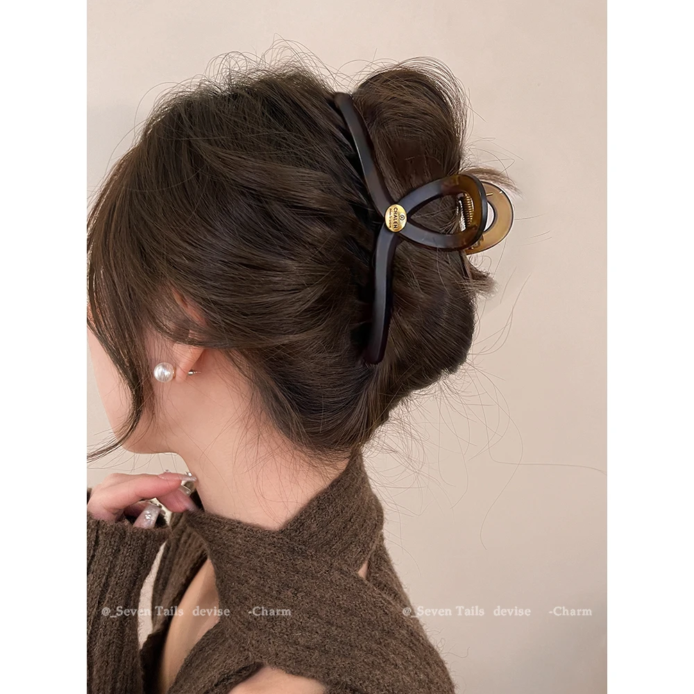 气质大号玳瑁哑光抓夹女2024新款气质高级感早春后脑勺鲨鱼夹发夹