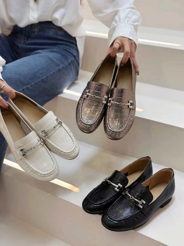 AIMIQI【金属穆勒】百搭真皮石头纹平底豆豆鞋英伦风漆皮软底马衔扣